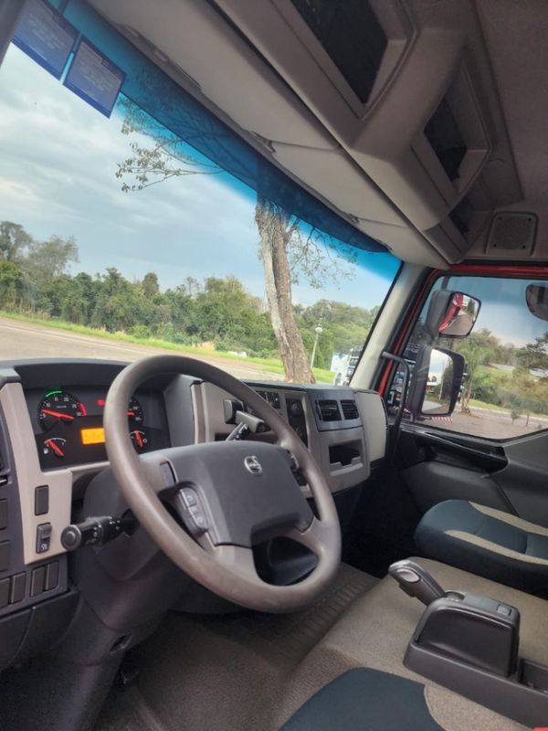 Volvo VM 270 6×2 Caçamba 2020/2021 CAMINHÕES & CAMIONETAS PASSO FUNDO / Carros no Vale
