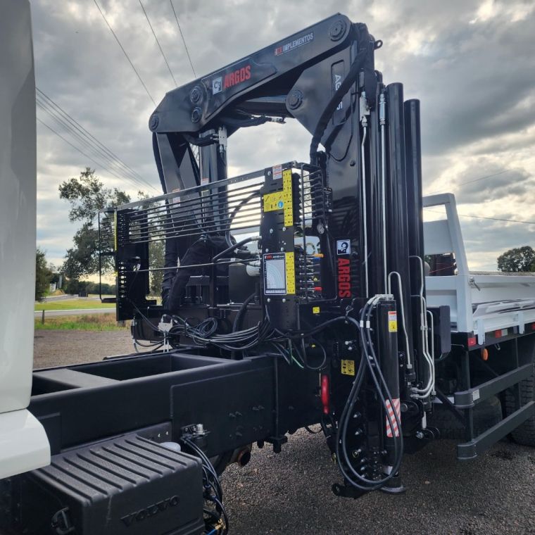Volvo VM 270 6×2 Munck 45 Ton. 2022/2022 CAMINHÕES & CAMIONETAS PASSO FUNDO / Carros no Vale