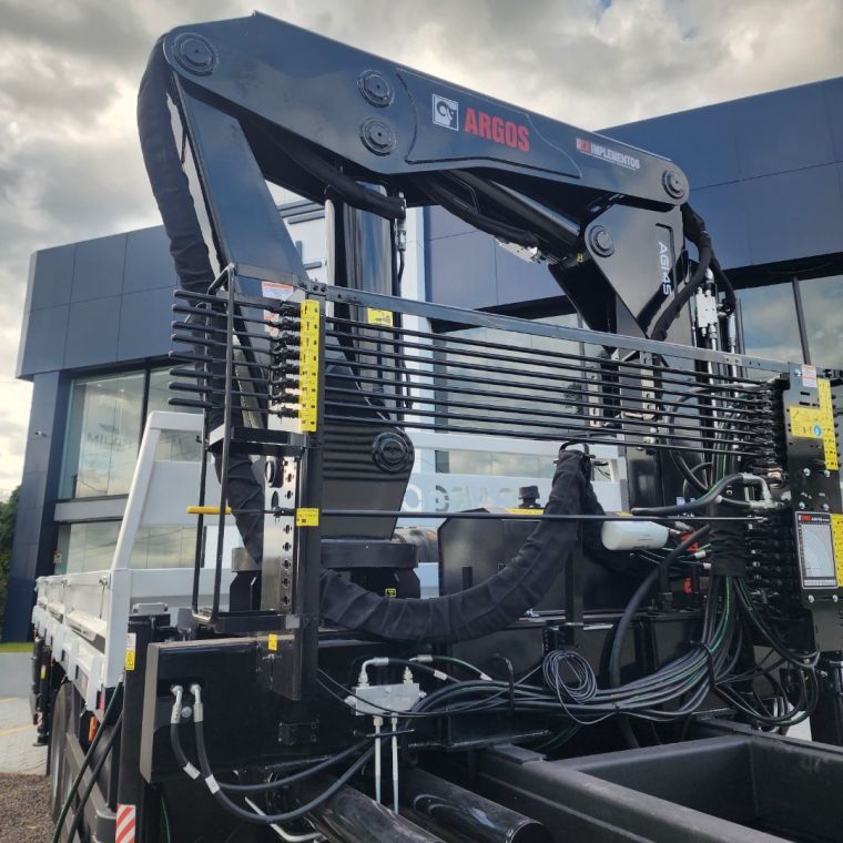 Volvo VM 270 6×2 Munck 45 Ton. 2022/2022 CAMINHÕES & CAMIONETAS PASSO FUNDO / Carros no Vale