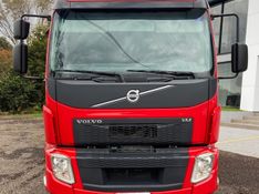 Volvo VM 270 6×2 Tanque. 2021/2021 CAMINHÕES & CAMIONETAS PASSO FUNDO / Carros no Vale