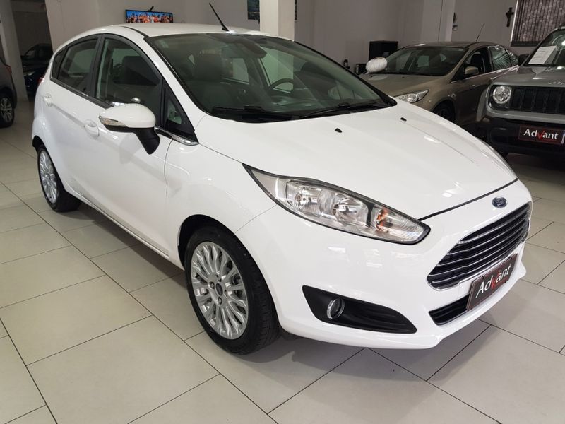 Ford FIESTA 1.6 TITANIUM HATCH 16V FLEX 4P POWERSHIFT 2016/2016 ADVANT AUTOMÓVEIS CAXIAS DO SUL / Carros no Vale