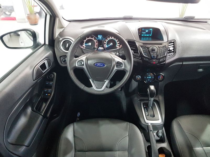 Ford FIESTA 1.6 TITANIUM HATCH 16V FLEX 4P POWERSHIFT 2016/2016 ADVANT AUTOMÓVEIS CAXIAS DO SUL / Carros no Vale
