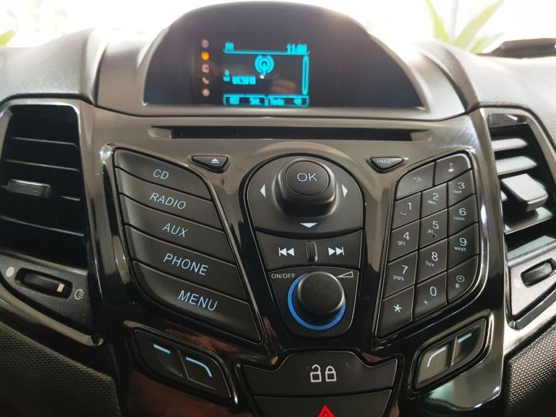 Ford FIESTA 1.6 TITANIUM HATCH 16V FLEX 4P POWERSHIFT 2016/2016 ADVANT AUTOMÓVEIS CAXIAS DO SUL / Carros no Vale