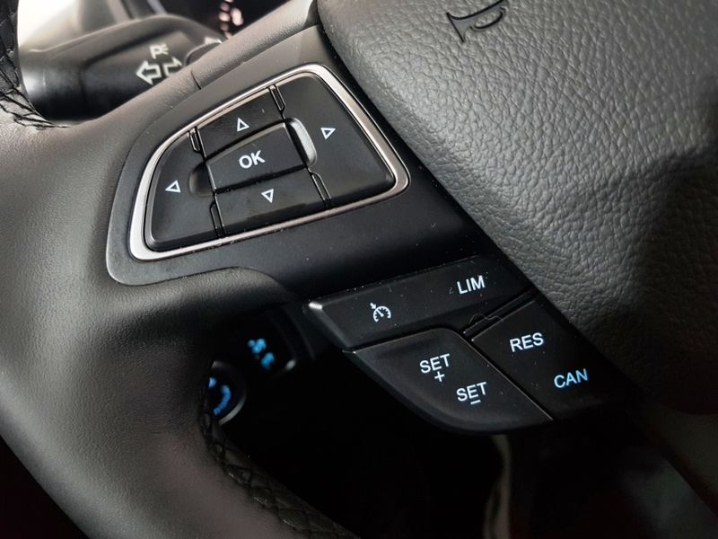 Ford FOCUS 2.0 TITANIUM 16V FLEX 4P POWERSHIFT 2015/2016 ADVANT AUTOMÓVEIS CAXIAS DO SUL / Carros no Vale