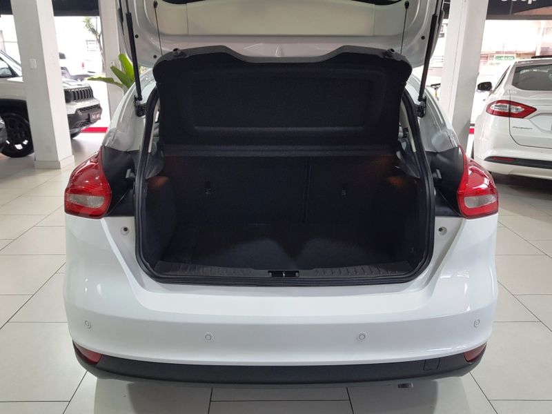 Ford FOCUS 2.0 TITANIUM 16V FLEX 4P POWERSHIFT 2015/2016 ADVANT AUTOMÓVEIS CAXIAS DO SUL / Carros no Vale