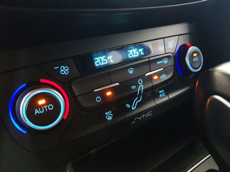 Ford FOCUS 2.0 TITANIUM 16V FLEX 4P POWERSHIFT 2015/2016 ADVANT AUTOMÓVEIS CAXIAS DO SUL / Carros no Vale