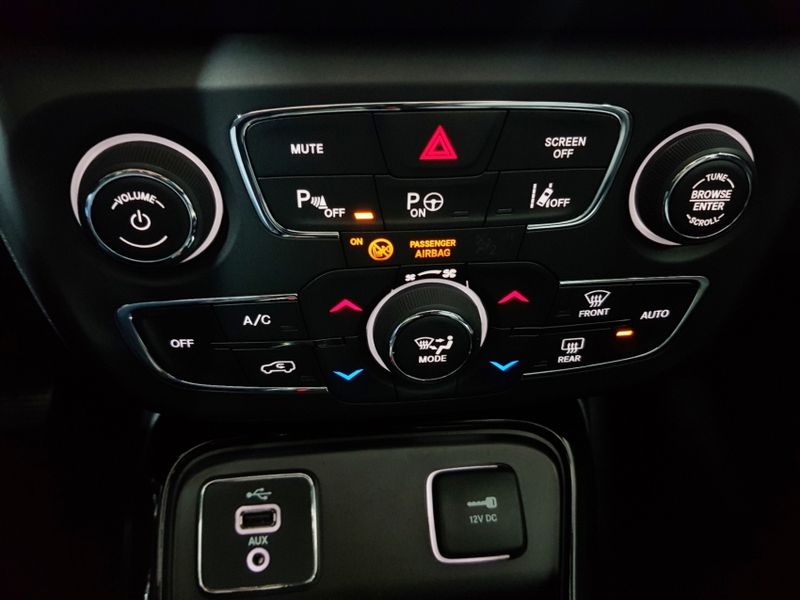 JEEP COMPASS 2.0 16V FLEX LIMITED AUTOMÁTICO 2018/2018 ADVANT AUTOMÓVEIS CAXIAS DO SUL / Carros no Vale
