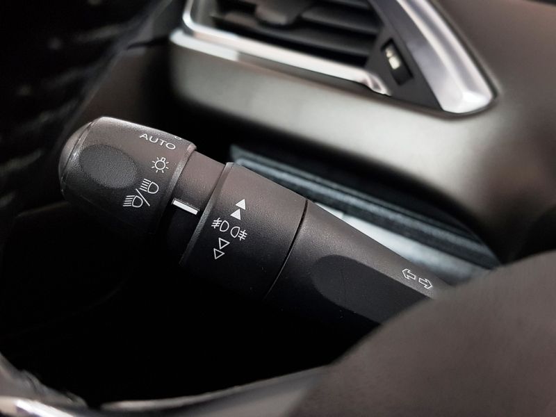 Peugeot 2008 1.6 16V FLEX CROSSWAY 4P AUTOMÁTICO 2017/2018 ADVANT AUTOMÓVEIS CAXIAS DO SUL / Carros no Vale