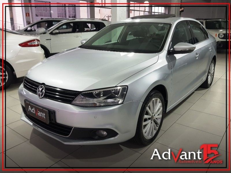Volkswagen JETTA 2.0 TSI HIGHLINE 200CV GASOLINA 4P TIPTRONIC 2012/2013 ADVANT AUTOMÓVEIS CAXIAS DO SUL / Carros no Vale Volkswagen JETTA 2.0 TSI HIGHLINE 200CV GASOLINA 4P TIPTRONIC 2012/2013 ADVANT AUTOMÓVEIS CAXIAS DO SUL / Carros no Vale