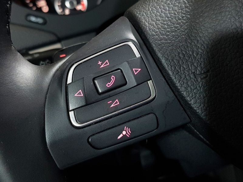 Volkswagen JETTA 2.0 TSI HIGHLINE 200CV GASOLINA 4P TIPTRONIC 2012/2013 ADVANT AUTOMÓVEIS CAXIAS DO SUL / Carros no Vale Volkswagen JETTA 2.0 TSI HIGHLINE 200CV GASOLINA 4P TIPTRONIC 2012/2013 ADVANT AUTOMÓVEIS CAXIAS DO SUL / Carros no Vale