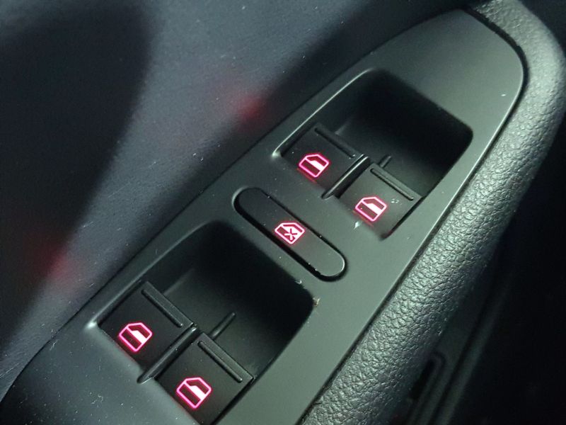 Volkswagen JETTA 2.0 TSI HIGHLINE 200CV GASOLINA 4P TIPTRONIC 2012/2013 ADVANT AUTOMÓVEIS CAXIAS DO SUL / Carros no Vale Volkswagen JETTA 2.0 TSI HIGHLINE 200CV GASOLINA 4P TIPTRONIC 2012/2013 ADVANT AUTOMÓVEIS CAXIAS DO SUL / Carros no Vale