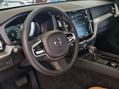 Volvo XC60 2.0 T5 GASOLINA MOMENTUM AWD GEARTRONIC 2018/2019 CARRO DEZ NOVO HAMBURGO / Carros no Vale