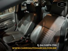 Ford FIESTA 1.6 TITANIUM HATCH 16V FLEX 4P POWERSHIFT 2016/2016 CARRO AUTOMARCAS CAXIAS DO SUL / Carros no Vale