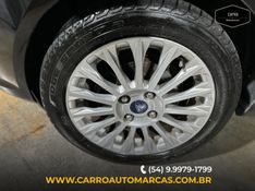 Ford FIESTA 1.6 TITANIUM HATCH 16V FLEX 4P POWERSHIFT 2016/2016 CARRO AUTOMARCAS CAXIAS DO SUL / Carros no Vale