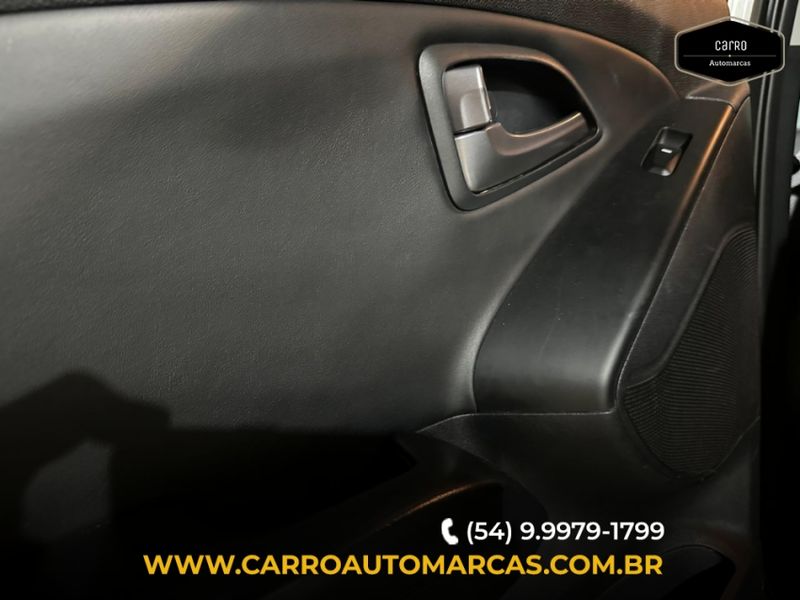 Hyundai IX35 2.0 MPFI GLS 16V FLEX 4P AUTOMÁTICO 2016/2016 CARRO AUTOMARCAS CAXIAS DO SUL / Carros no Vale