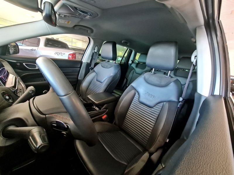 JEEP COMMANDER 1.3 T270 TURBO FLEX LIMITED AT6 2022/2022 CARRO DEZ NOVO HAMBURGO / Carros no Vale