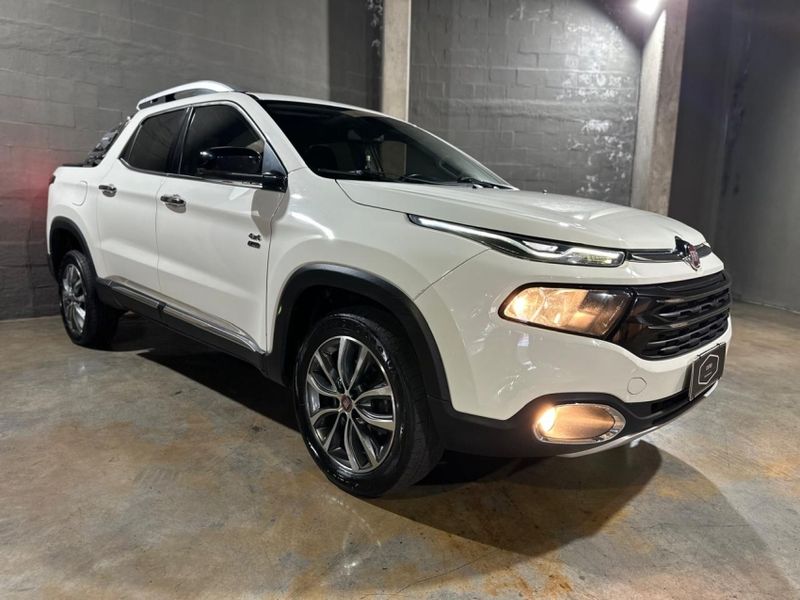 Fiat TORO 2.0 16V TURBO DIESEL VOLCANO 4WD AT9 2019/2019 CARRO AUTOMARCAS CAXIAS DO SUL / Carros no Vale