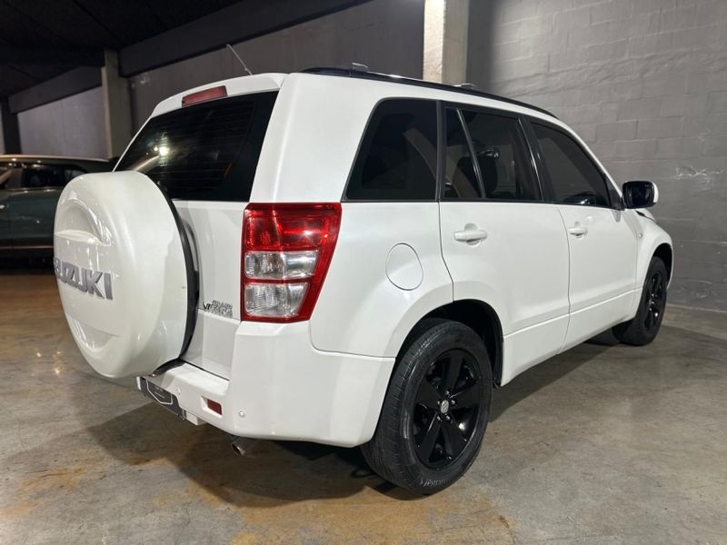 Suzuki GRAND VITARA 2.0 4X2 16V GASOLINA 4P MANUAL 2012/2012 CARRO AUTOMARCAS CAXIAS DO SUL / Carros no Vale