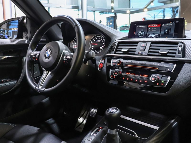 BMW M2 3.0 24V I6 GASOLINA COMPETITION COUPÉ M MANUAL 2020/2021 VIA BELLA VEÍCULOS ESPECIAIS CAXIAS DO SUL / Carros no Vale