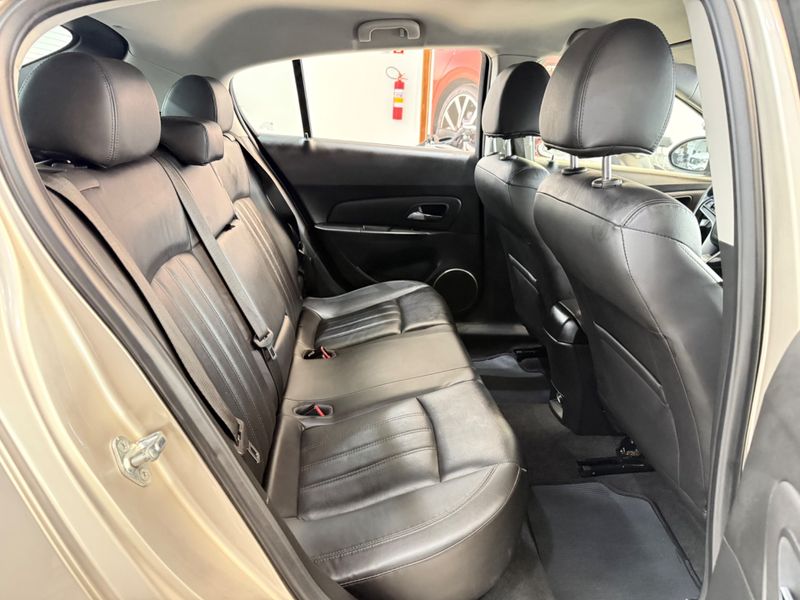 Chevrolet Cruze 1.8 Lt Sport6 16v 2012/2012 COVEL VEICULOS ENCANTADO / Carros no Vale