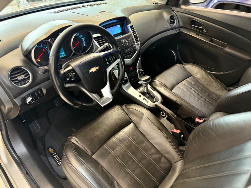 Chevrolet Cruze 1.8 Lt Sport6 16v 2012/2012 COVEL VEICULOS ENCANTADO / Carros no Vale