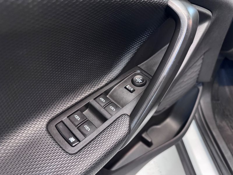 Chevrolet Tracker Ltz 1.0 Turbo 12v 2022/2022 COVEL VEICULOS ENCANTADO / Carros no Vale