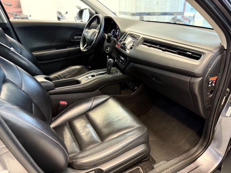 Honda Hr-v Ex 1.8 Flexone 16v 2016/2017 COVEL VEICULOS ENCANTADO / Carros no Vale