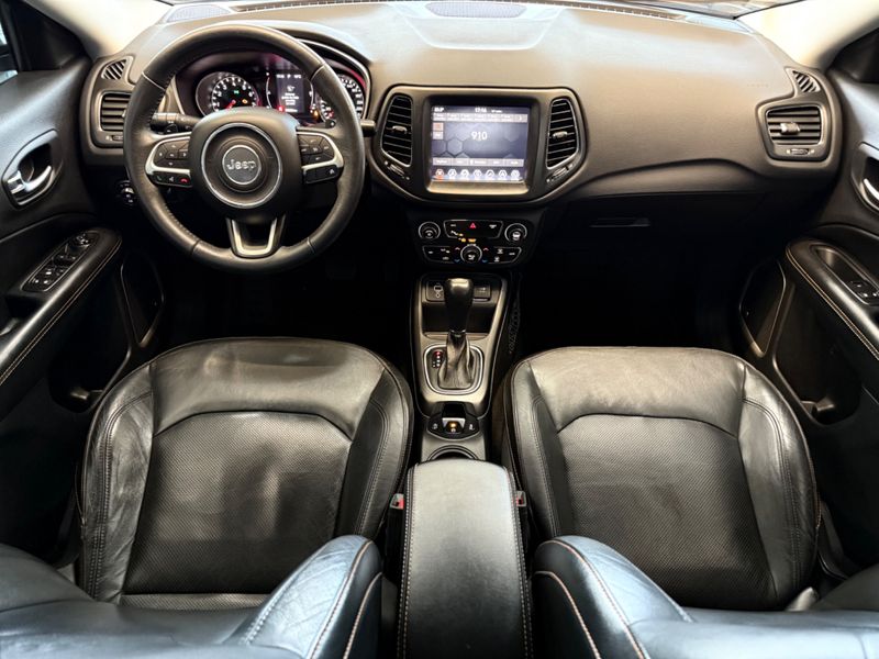 Jeep Compass Longitude F 2018/2018 COVEL VEICULOS ENCANTADO / Carros no Vale