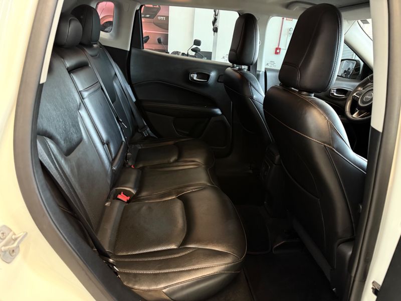 Jeep Compass Longitude F 2018/2018 COVEL VEICULOS ENCANTADO / Carros no Vale