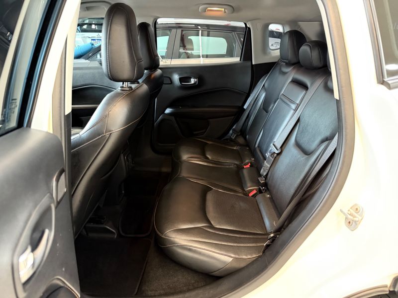 Jeep Compass Longitude F 2018/2018 COVEL VEICULOS ENCANTADO / Carros no Vale