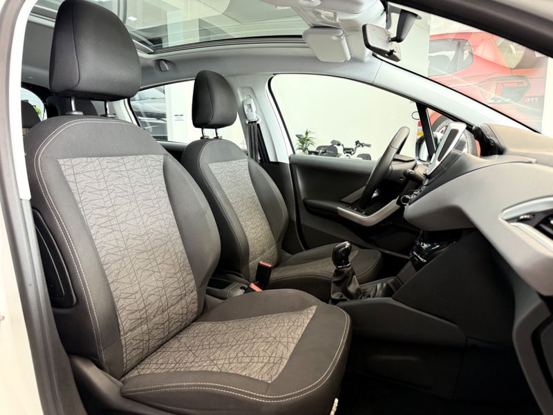 Peugeot 208 1.2 Allure 12v 2018/2019 COVEL VEICULOS ENCANTADO / Carros no Vale