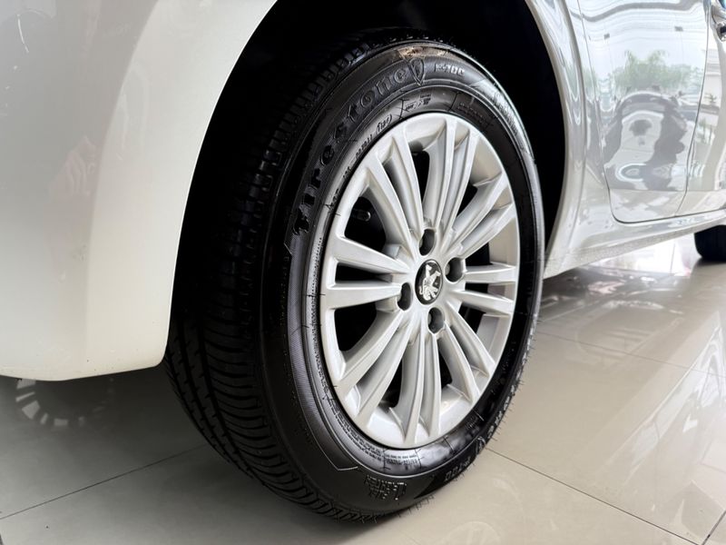 Peugeot 208 1.2 Allure 12v 2018/2019 COVEL VEICULOS ENCANTADO / Carros no Vale