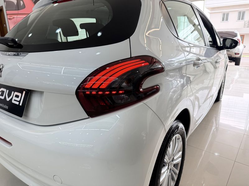 Peugeot 208 1.2 Allure 12v 2018/2019 COVEL VEICULOS ENCANTADO / Carros no Vale