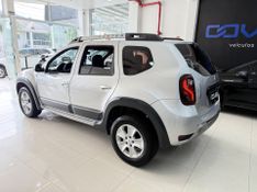 Renault Duster Dynamique 2.0 16v Hi 2015/2016 COVEL VEICULOS ENCANTADO / Carros no Vale