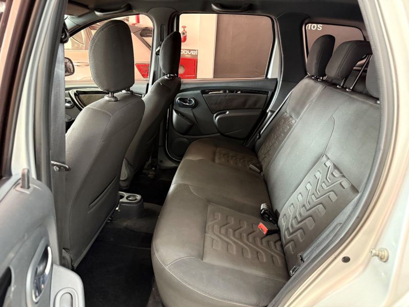 Renault Duster Dynamique 2.0 16v Hi 2015/2016 COVEL VEICULOS ENCANTADO / Carros no Vale