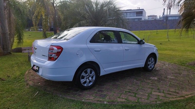 Chevrolet COBALT LT 1.4 2015 GRASSI VEÍCULOS LAJEADO / Carros no Vale