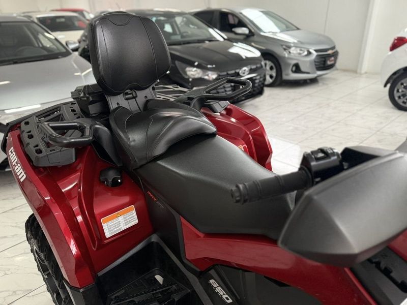 Honda QUADRICICLO CAN-AM OUTLANDER MAX XT 650 4X4 2018 SÓ MOTOS E AUTOMÓVEIS SANTA CRUZ DO SUL / Carros no Vale