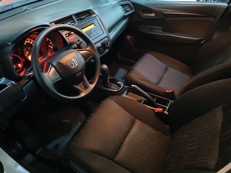 Honda FIT LX 1.5 2015 HÉLIO AUTOMÓVEIS LAJEADO / Carros no Vale