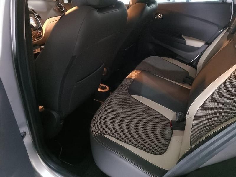 Renault CAPTUR INTENSE 2.0 2019 HÉLIO AUTOMÓVEIS LAJEADO / Carros no Vale