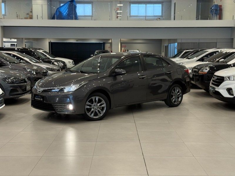 Toyota COROLLA XEi 2.0 2019 DINAMICA-CAR VENÂNCIO AIRES / Carros no Vale