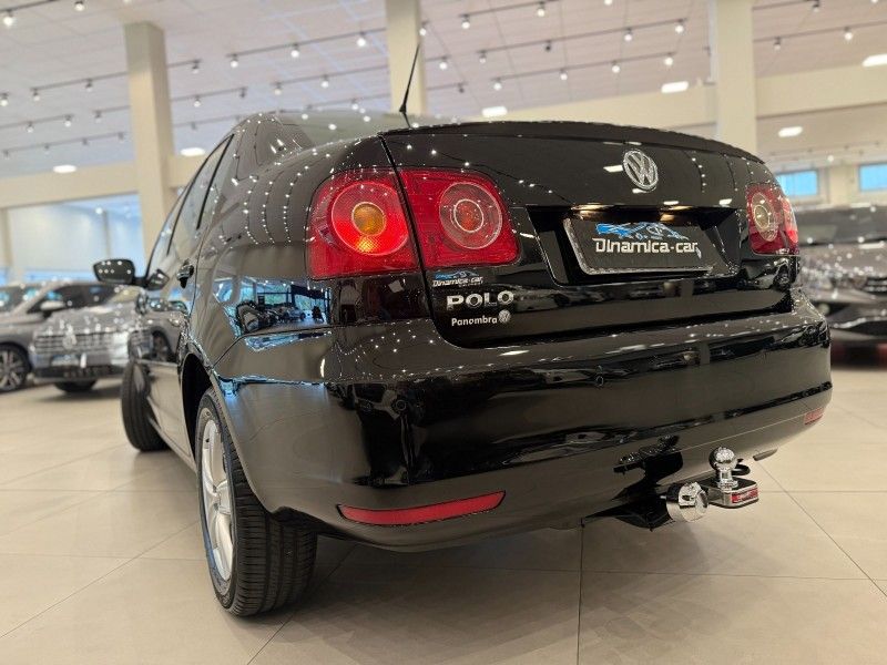 Volkswagen POLO SEDAN 1.6 2013 DINAMICA-CAR VENÂNCIO AIRES / Carros no Vale
