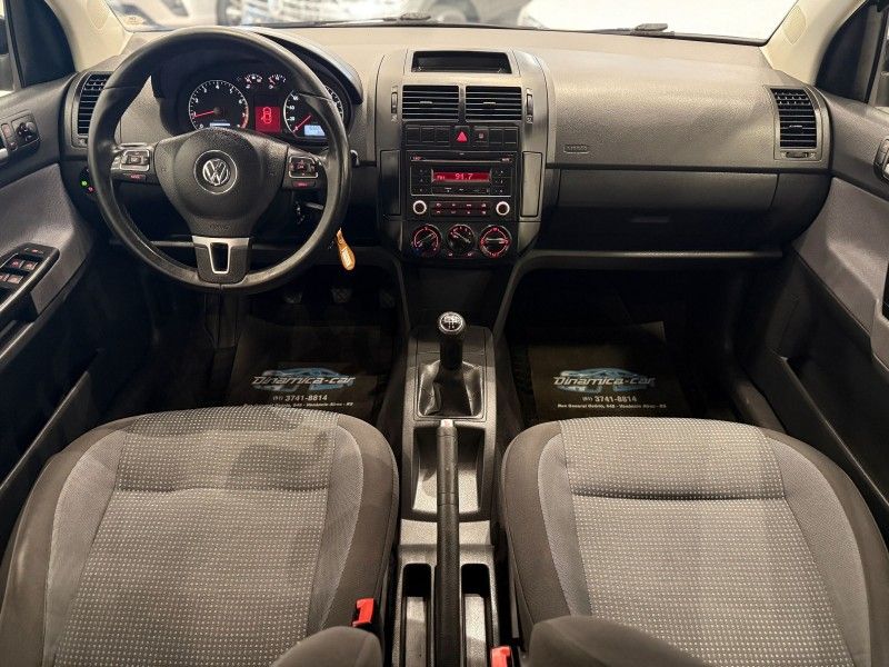 Volkswagen POLO SEDAN 1.6 2013 DINAMICA-CAR VENÂNCIO AIRES / Carros no Vale