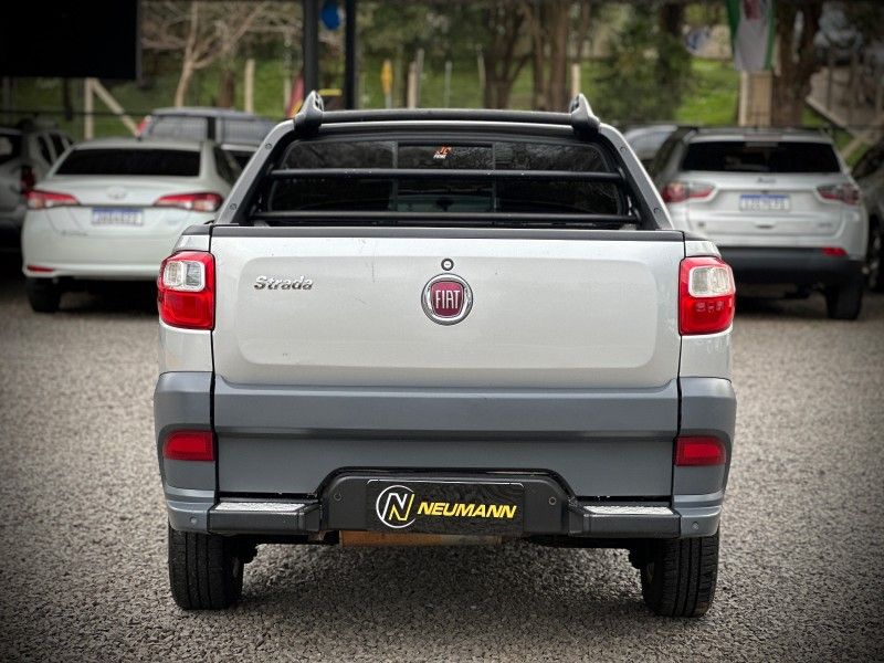 Fiat STRADA C.DUPLA FREEDOM 1.4 2020 NEUMANN VEÍCULOS ARROIO DO MEIO / Carros no Vale