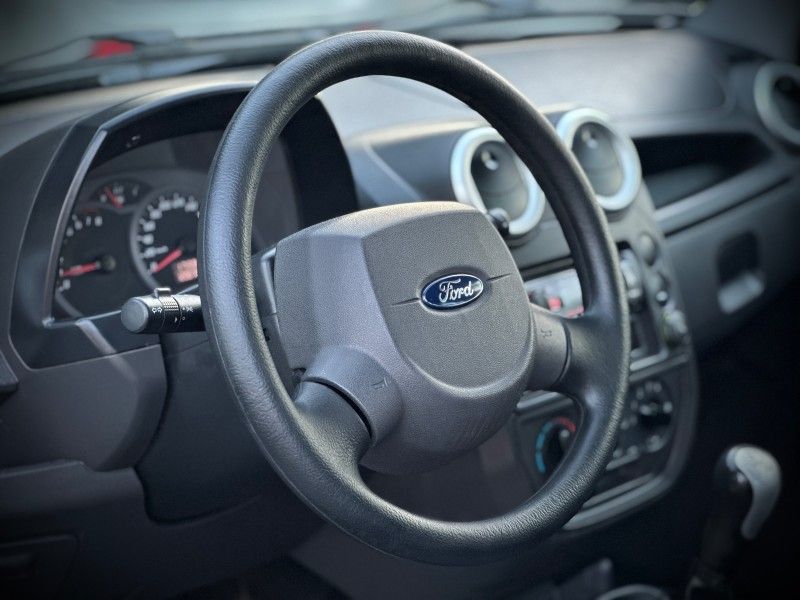 Ford KA 1.0 2013 NEUMANN VEÍCULOS ARROIO DO MEIO / Carros no Vale