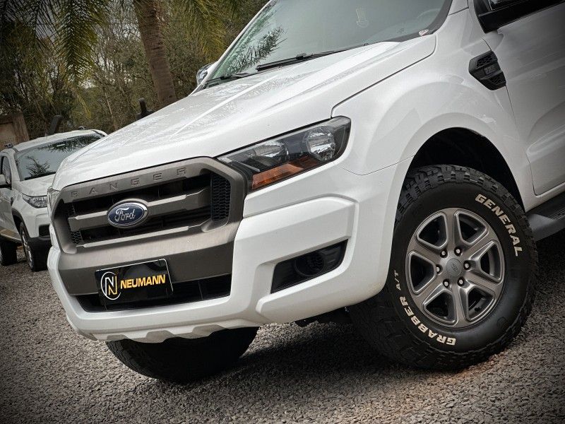 Ford RANGER C.DUPLA XL 2.2 2020 NEUMANN VEÍCULOS ARROIO DO MEIO / Carros no Vale