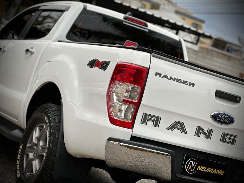 Ford RANGER C.DUPLA XL 2.2 2020 NEUMANN VEÍCULOS ARROIO DO MEIO / Carros no Vale