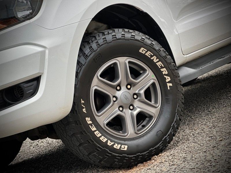 Ford RANGER C.DUPLA XL 2.2 2020 NEUMANN VEÍCULOS ARROIO DO MEIO / Carros no Vale