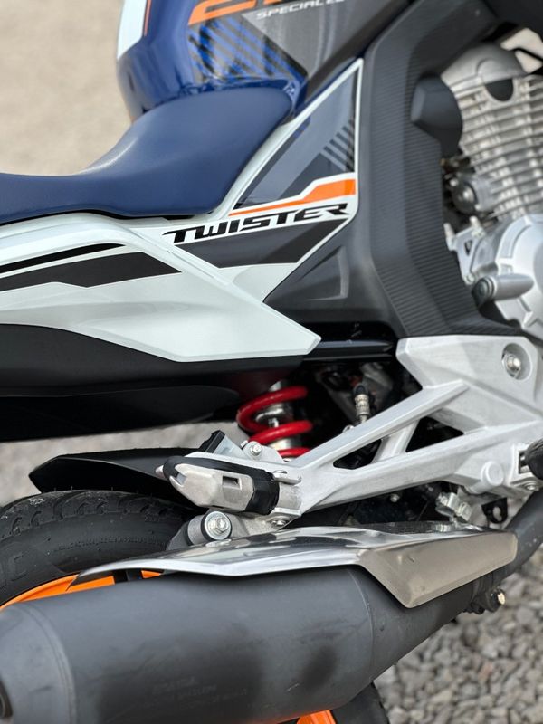 Honda Motos CB 250F TWISTER 2020 NEUMANN VEÍCULOS ARROIO DO MEIO / Carros no Vale