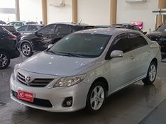 Toyota COROLLA XEi 2.0 2013 HÉLIO AUTOMÓVEIS LAJEADO / Carros no Vale
