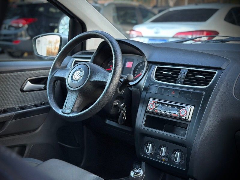 Volkswagen FOX TREND 1.6 2012 NEUMANN VEÍCULOS ARROIO DO MEIO / Carros no Vale